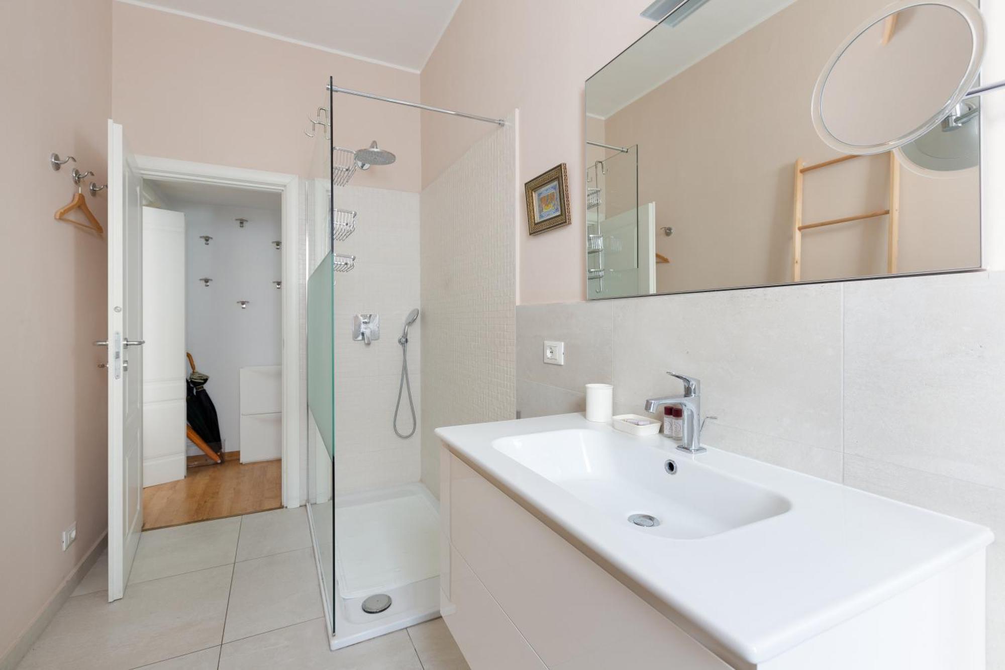 Milan-Linate Apartment With Balcony Экстерьер фото
